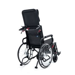 NEURO-TIM – zadní šikmý pohled; výškově nastavitelná záda, brzdy pro doprovod.