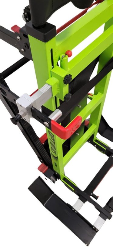 Detail mechanismu upevnění invalidního vozíku a rampy pro najetí na Pásový Schodolez OPTIMUS HLD02, snadná manipulace