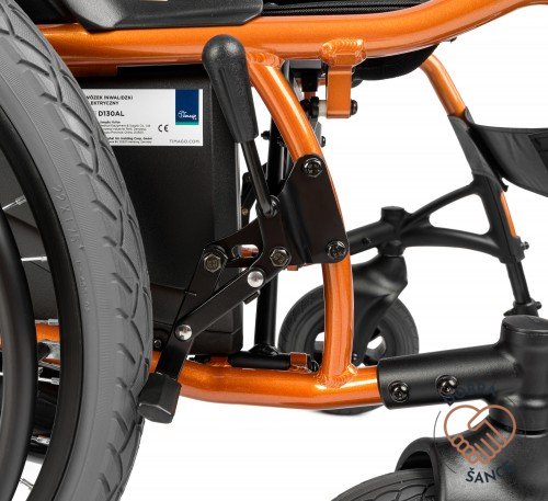 Detail brzdy zadních kol Elektrického invalidního vozíku ElectricTIM I, bezpečný brzdový systém