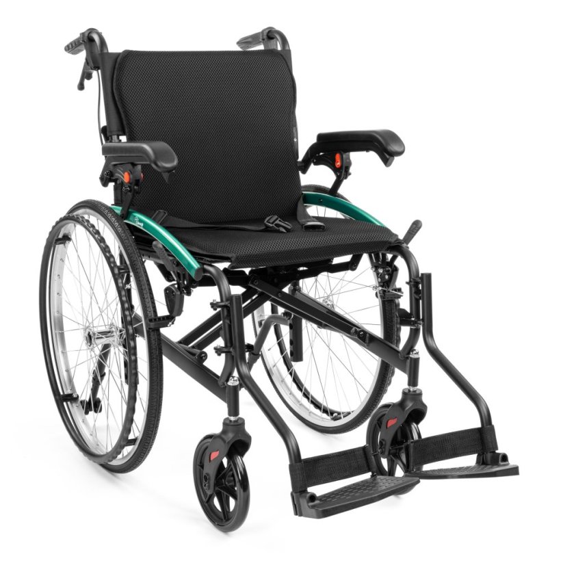 Invalidní vozík ACTIV-TIM, ultralehký hliníkový rám, černé čalounění, sklopné područky a nožní opěrky