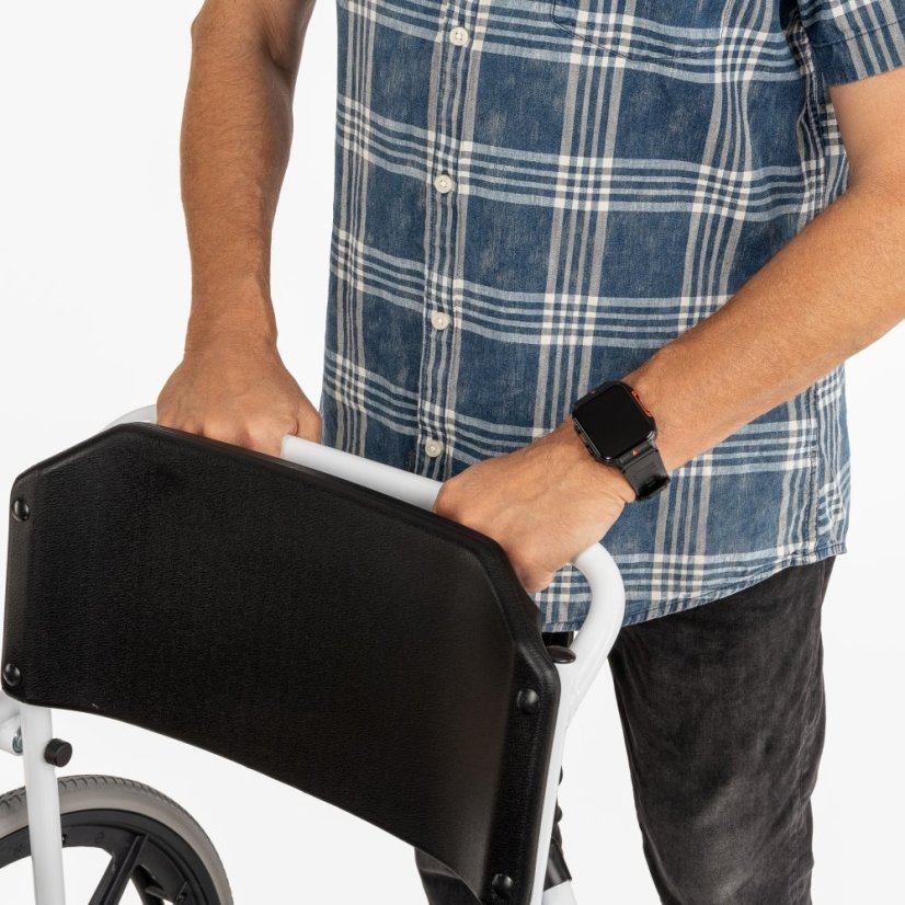 Toaletní a sprchový vozík COMPLEX-TIM, pohled na madlo pro asistenty, pohodlné tlačení pacienta, ergonomický úchyt