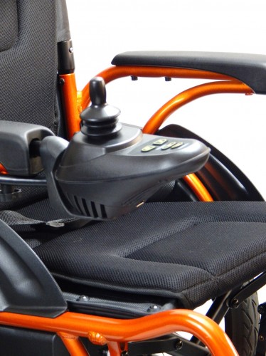 Boční pohled na joystick Elektrického invalidního vozíku ElectricTIM I, precizní ovládání