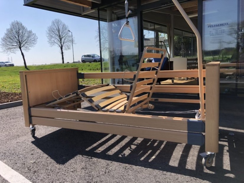 VÝHODNÝ SET: Polohovací postel ARMINIA IV. + Antidekubitní matrace s potahem