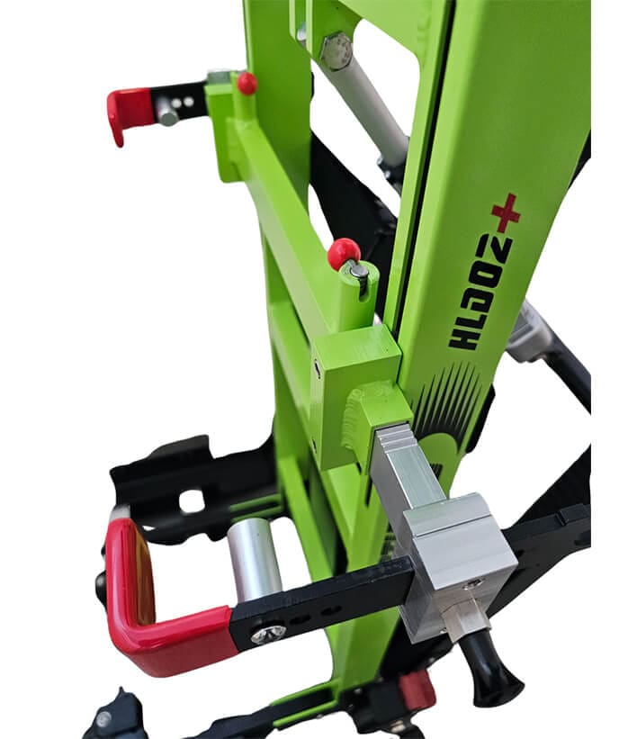 Detail mechanismu upevnění invalidního vozíku k Pásovému Schodolezu OPTIMUS HLD02+, snadná manipulace a stabilní fixace