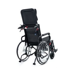 NEURO-TIM – zadní šikmý pohled; výškově nastavitelná záda, brzdy pro doprovod.