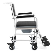 Boční pohled na Toaletní křeslo pojízdné TRANSPORT-TIM, ergonomický design, stabilní podnožky a sklopné područky